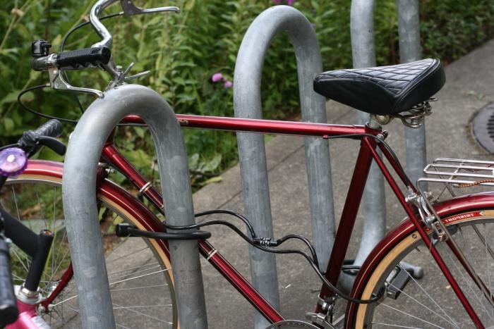 O que é um bloqueio em U para uma bicicleta e como usá-lo