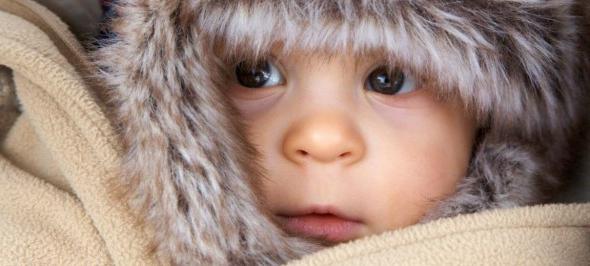 Como se vestir um recém-nascido no inverno, para que não seja frio?