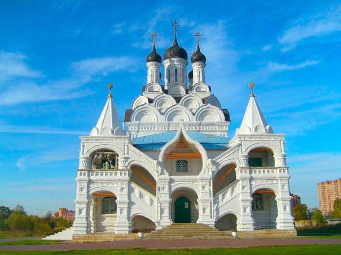 Igreja da Anunciação da Santíssima Virgem na aldeia de Taininsky 