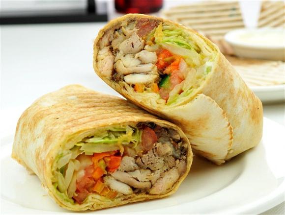 Fast food: receita shawarma, em casa com frango cozido