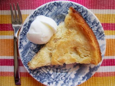 Nós cozinhamos em casa. Caçarola em um queijo cottage multicrew com um mangá