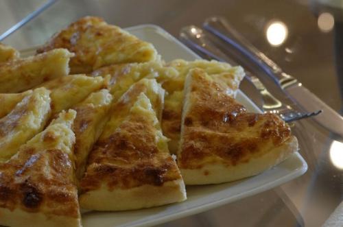 Khachapuri Megrelian - deliciosos bolos planos com queijo