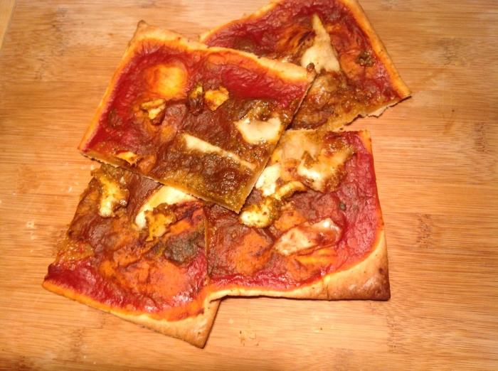 Como preparar uma pizza feita com massa folhada