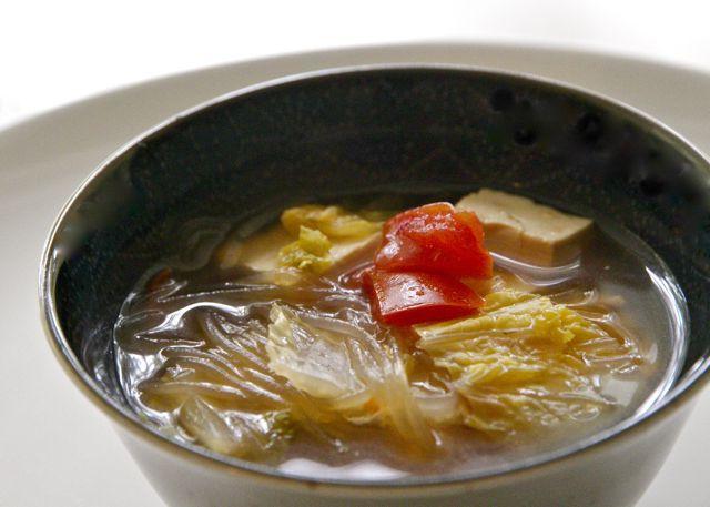 Amantes da culinária exótica: sopa chinesa com fuchsozoy