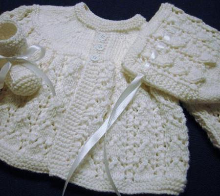 Aprendemos tricô com agulhas de tricô para um recém-nascido