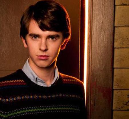 Norman Bates. Três pessoas