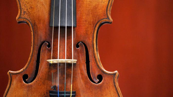 Quantas cordas tem um violino e como funciona o instrumento?