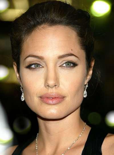 Como fazer a maquiagem de Angelina Jolie