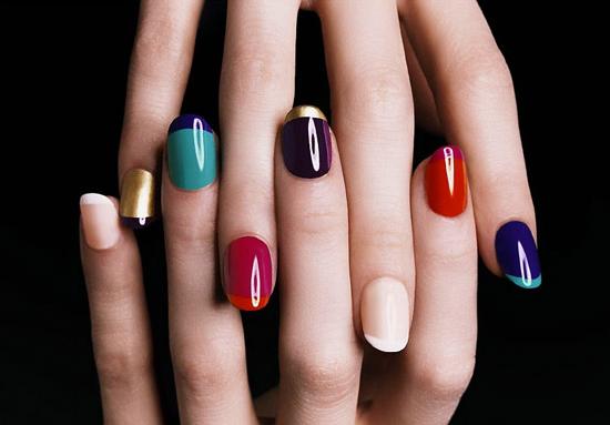 manicure unhas multicoloridas