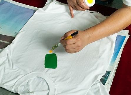 Lições de Samodelkin: pintando camisetas com suas próprias mãos