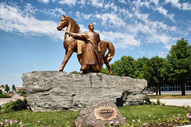 Monumento ao Chifre em Krivoy Rog. Os monumentos mais famosos da cidade