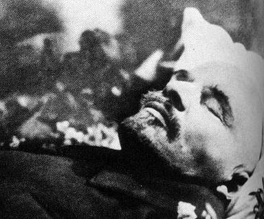Como Lenin morreu e três versões da causa de sua morte