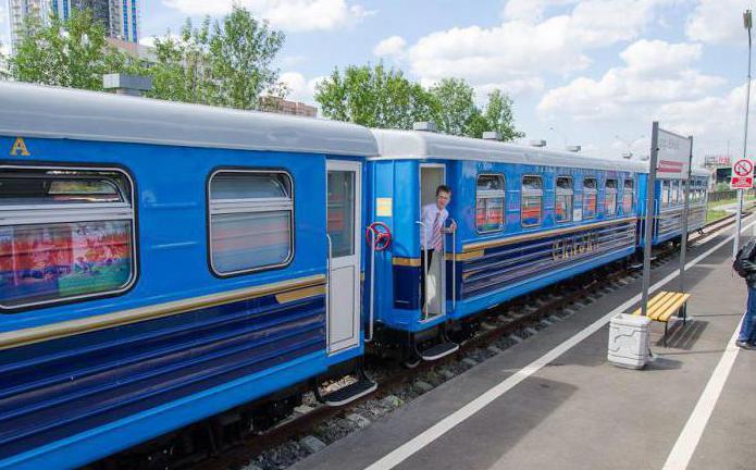 Ferrovia infantil em St. Petersburg - um conto de fadas para crianças