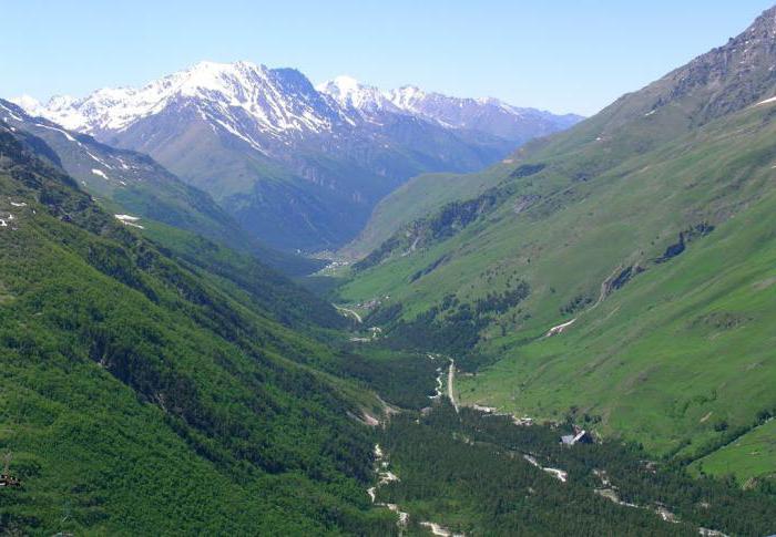 Região Elbrus no verão. Recreação 