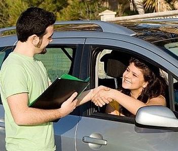 Como alugar um carro da conta à venda e onde encontrar um comprador?